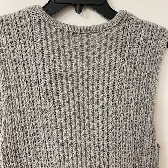 Kate & Mallory Sleeveless Open Front Cable Knit Cardigan/Vest. Gray. Medium - Picture 7 of 12